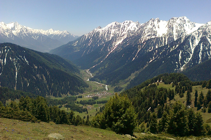 j&k tourism hut gulmarg