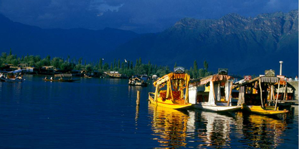 j&k tourism hut gulmarg